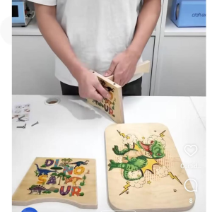 Cadeira mesinha infantil de madeira com desenho personalizado