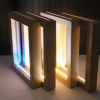 Moldura com led de madeira e acrilico